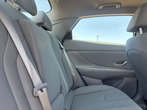 Used 2025 Hyundai Elantra SEL FWD image 32