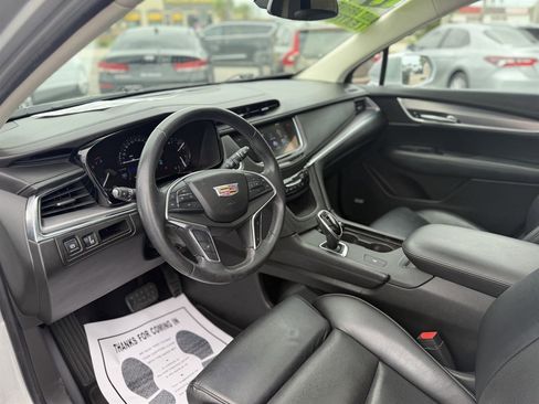 Used 2017 Cadillac XT5 Luxury FWD image 10