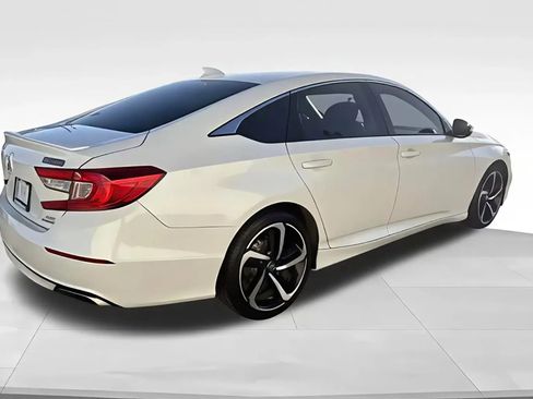 Used 2020 Honda Accord Sport image 3