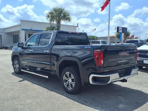 Used 2025 GMC Sierra 1500 SLT AWD/4WD image 19