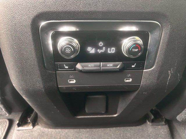 Used 2021 GMC Yukon Denali w/ Denali Premium Package AWD/4WD image 30