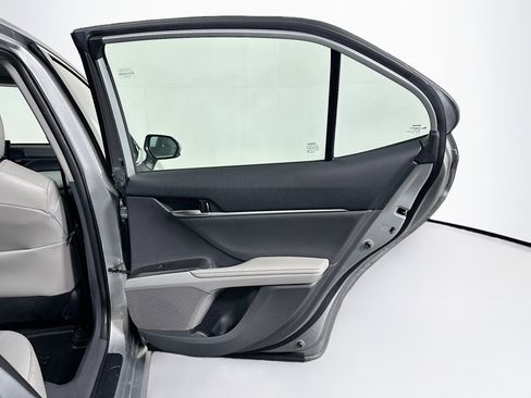 Used 2023 Toyota Camry XLE w/ Navigation Package image 30