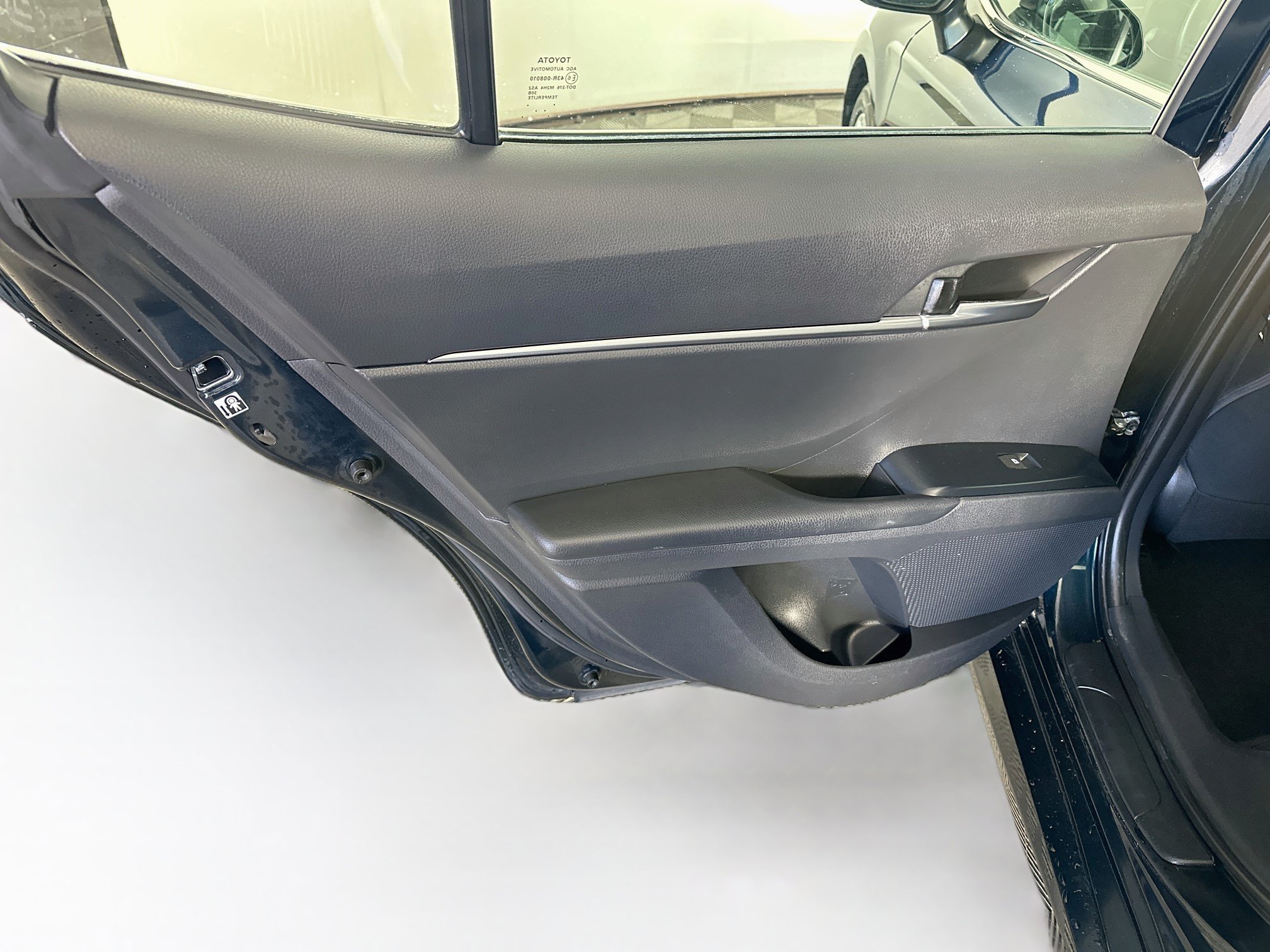 Used 2019 Toyota Camry LE FWD image 25