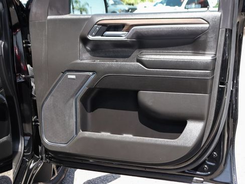 Used 2025 Chevrolet Silverado 1500 LT Trail Boss w/ LT Trail Boss Premium Package AWD/4WD image 41