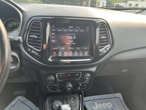 Used 2019 Jeep Compass Limited AWD/4WD image 11