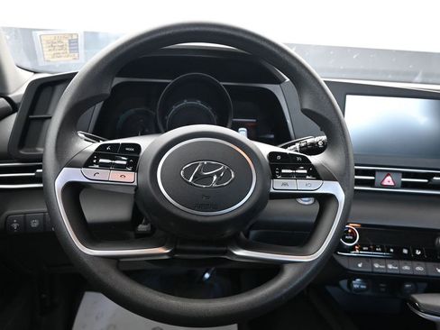 Used 2022 Hyundai Elantra Blue image 24