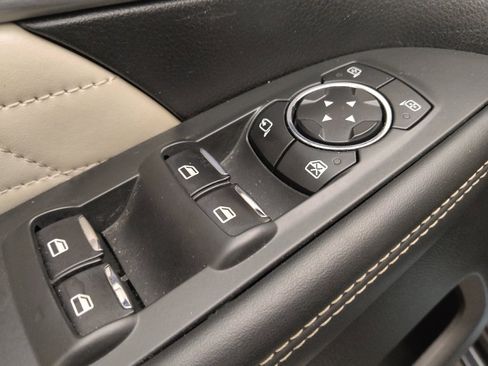 Used 2017 Ford Explorer Platinum AWD/4WD image 27