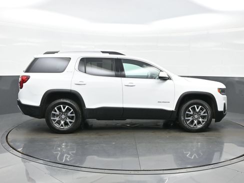 Used 2023 GMC Acadia SLE w/ Driver Convenience Package FWD image 7