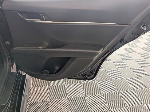 Used 2023 Toyota Camry SE image 28