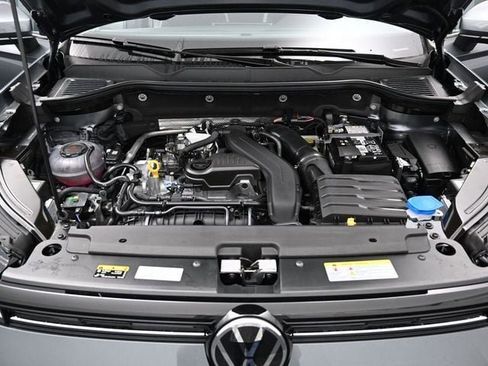 New 2026 Volkswagen Taos SE image 15