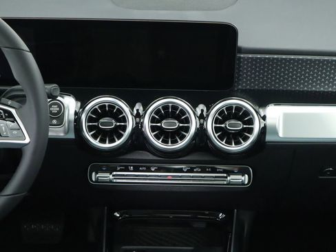 New 2026 Mercedes-Benz GLB 250 image 15