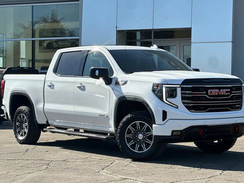 Used 2025 GMC Sierra 1500 AT4 AWD/4WD image 2