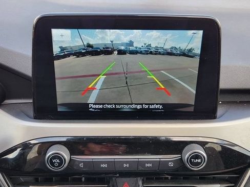 Used 2020 Ford Escape SE FWD image 18