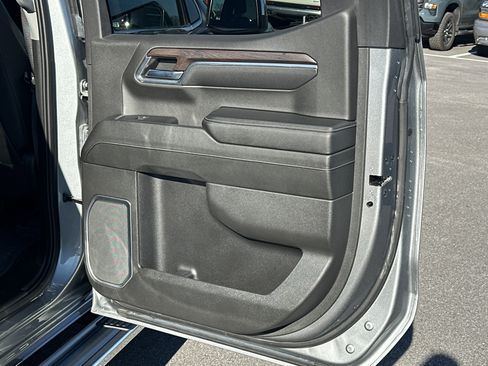 Used 2023 GMC Sierra 1500 SLT w/ SLT Premium Package image 17