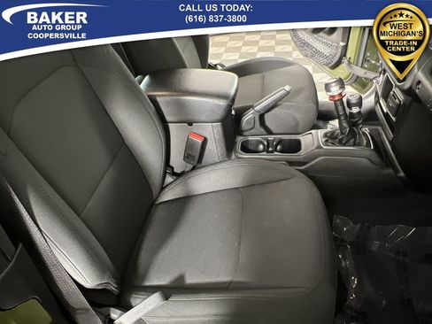 Used 2022 Jeep Wrangler Sport image 27