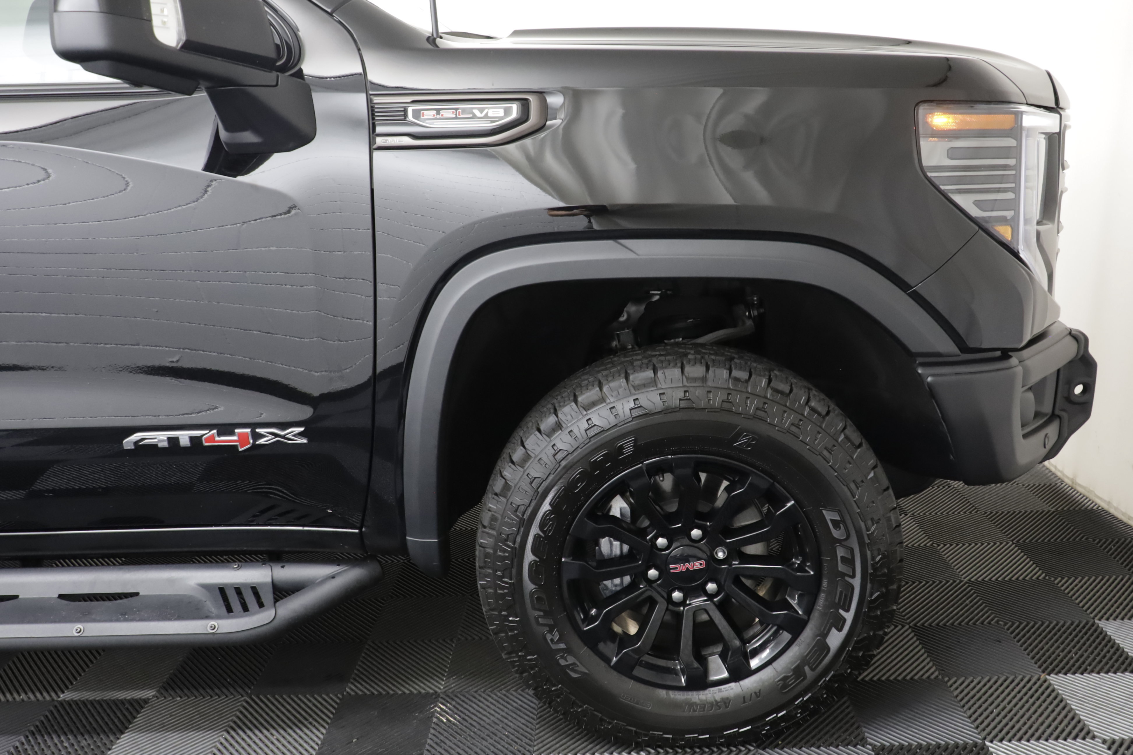 Used 2023 GMC Sierra 1500 AT4X AWD/4WD image 29