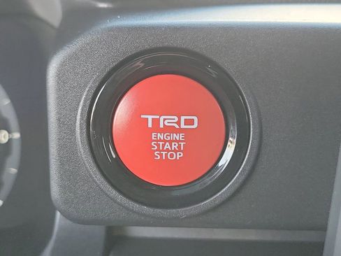 Used 2025 Toyota Tacoma TRD Sport AWD/4WD image 11