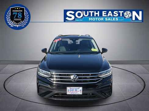 Used 2022 Volkswagen Tiguan SE image 3