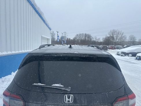 Used 2023 Honda Pilot Sport image 6