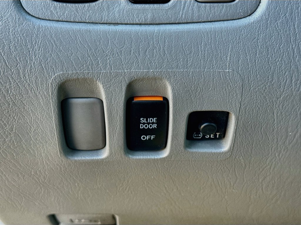 Used 2006 Toyota Sienna LE w/ LE Pkg 3 FWD image 34