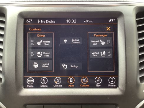 Used 2019 Jeep Cherokee Trailhawk AWD/4WD image 22