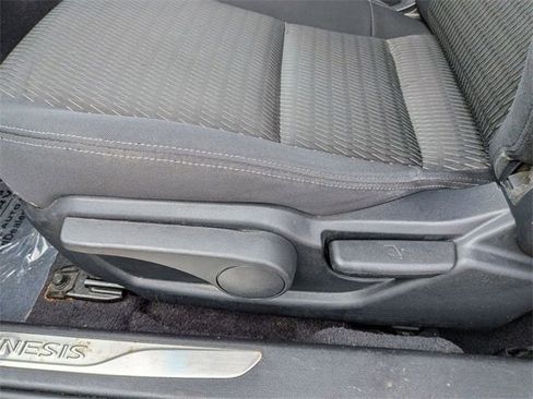 Used 2016 Hyundai Genesis 3.8 image 12