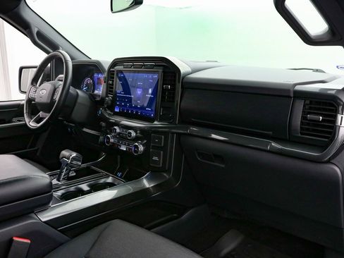 Certified 2022 Ford F150 XLT w/ Equipment Group 302A High image 21