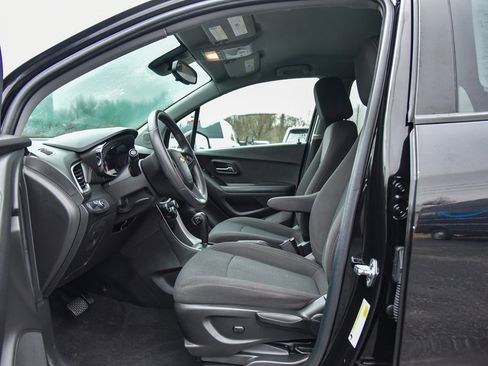 Used 2022 Chevrolet Trax LS w/ Tint and Cruise Package image 14