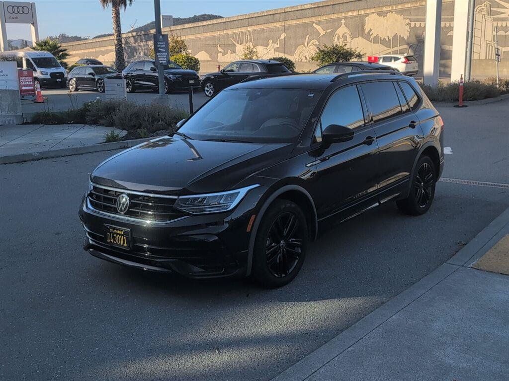 Used 2022 Volkswagen Tiguan SE R-Line FWD image 1