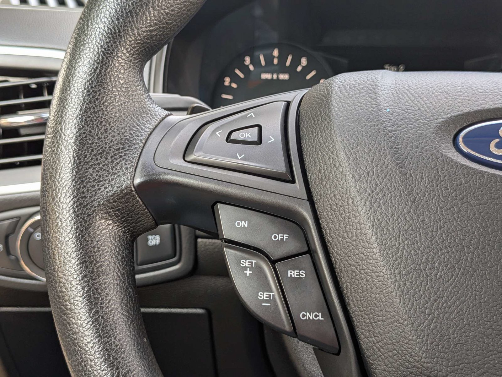 Used 2020 Ford Edge SE AWD/4WD image 23