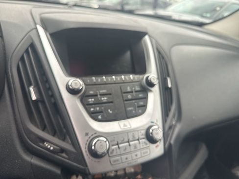 Used 2017 Chevrolet Equinox LT w/ Convenience Package image 12