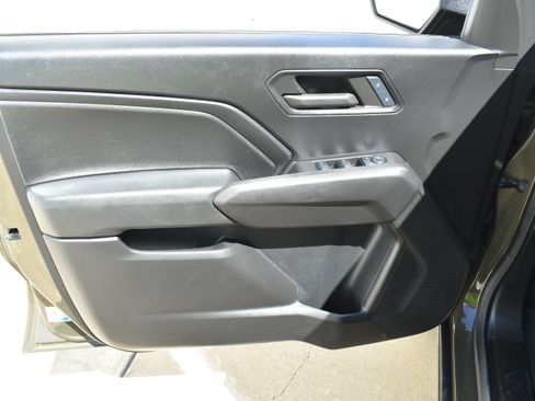 Used 2024 Chevrolet Colorado W/T RWD image 9