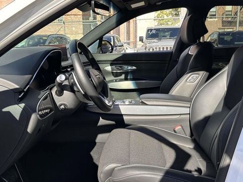 Used 2025 Genesis GV70 3.5T Sport image 19