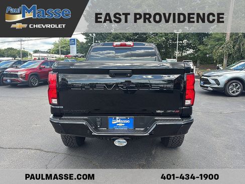 Used 2025 Chevrolet Colorado ZR2 w/ Technology Package AWD/4WD image 6