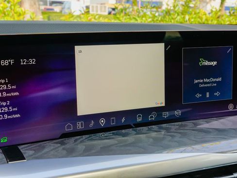 New 2025 Cadillac Escalade IQ Luxury 2 image 21