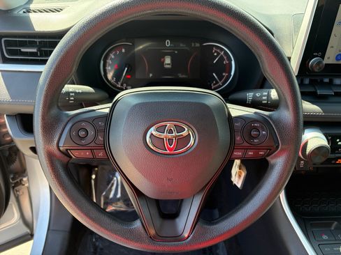 Used 2025 Toyota RAV4 LE AWD/4WD image 12