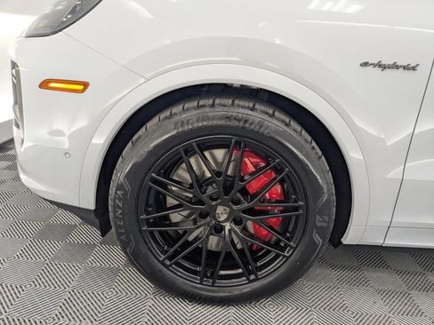 New 2026 Porsche Cayenne Turbo image 18
