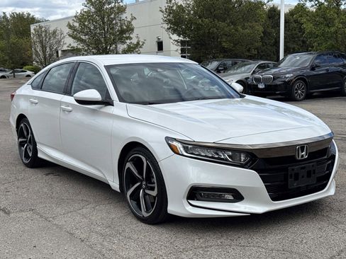 Used 2018 Honda Accord Sport image 3
