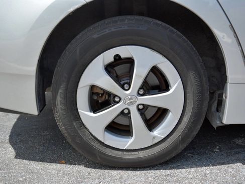 Used 2012 Toyota Prius Three image 31