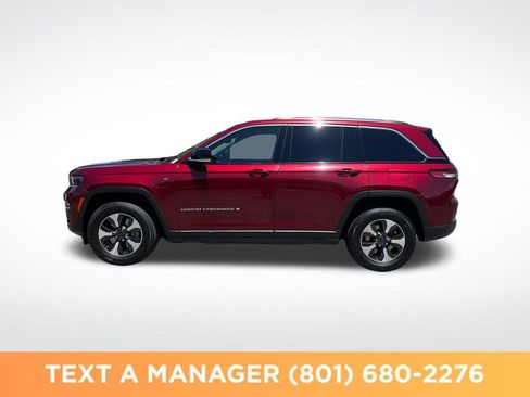 Used 2023 Jeep Grand Cherokee 4WD 4xe image 2