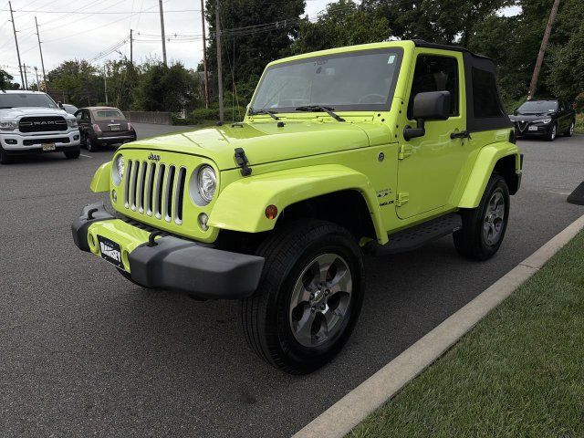 Used 2017 Jeep Wrangler Sahara w/ Connectivity Group AWD/4WD image 4