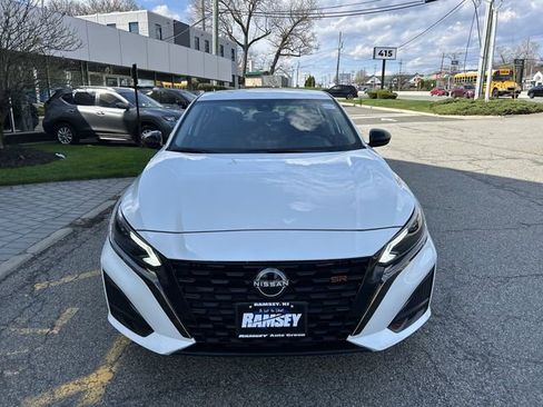 Certified 2023 Nissan Altima 2.5 SR FWD image 3
