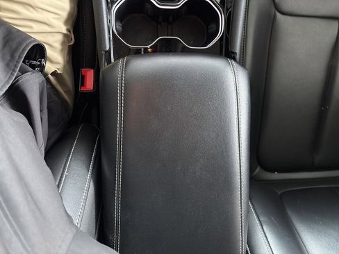 Used 2023 Jeep Grand Cherokee Limited image 18