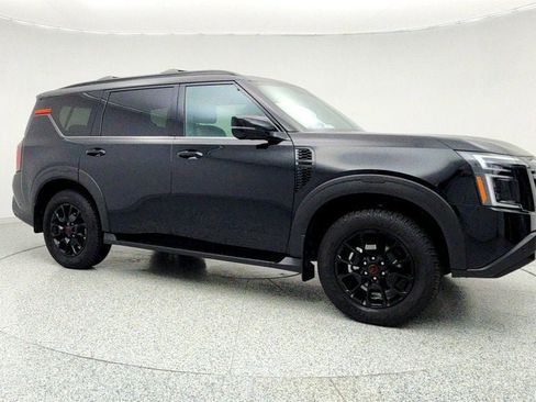 Used 2025 Nissan Armada PRO-4X w/ Pro-4X Premium Package image 3