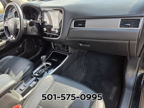 Used 2020 Mitsubishi Outlander FWD image 18