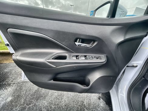 Used 2024 Nissan Versa SV FWD image 20