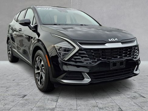 Used 2024 Kia Sportage EX image 2