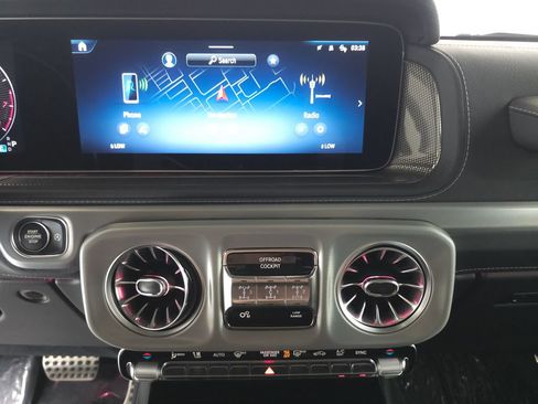 Used 2025 Mercedes-Benz G 550 image 16