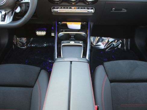 Certified 2025 Mercedes-Benz GLB 35 AMG 4MATIC image 14