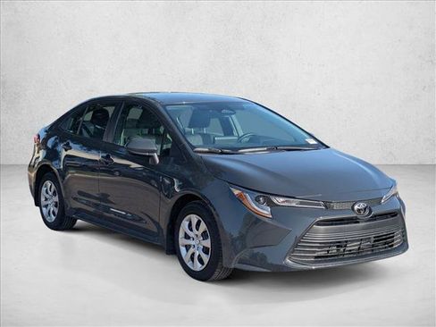 Used 2026 Toyota Corolla LE FWD image 3